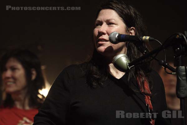 THE BREEDERS - 2008-04-18 - PARIS - La Cigale - Kim Deal - Kelley Deal